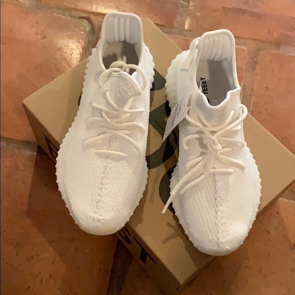 YEEZY 350 BOOST V2 BRAND NEW